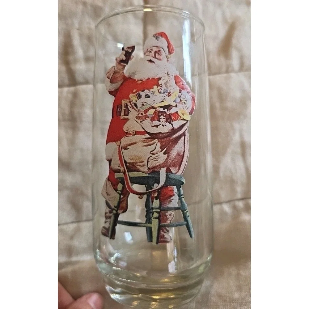 Vintage 1970s Santa Coca Cola Glass #93761 Series‎ II